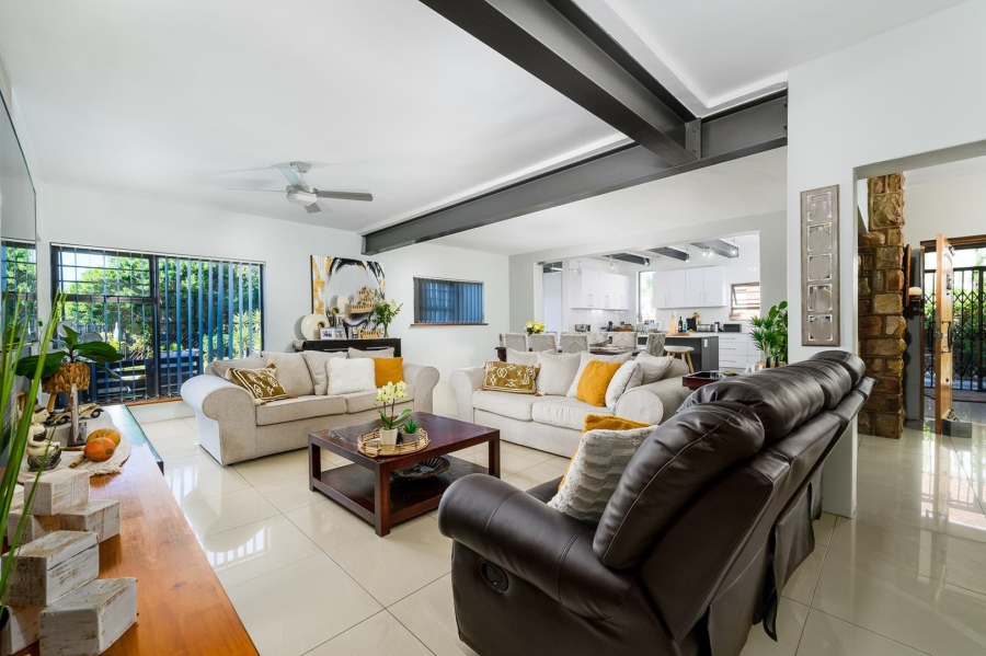 8 Bedroom Property for Sale in Summerstrand Eastern Cape